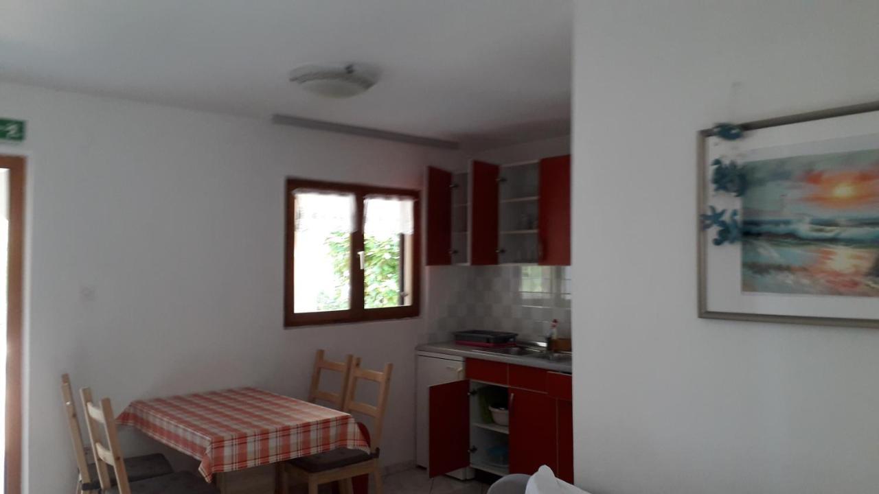Apartmani Mia Liznjan Exterior photo