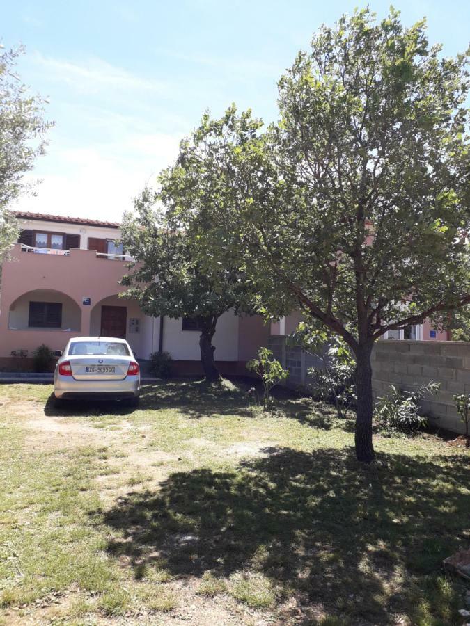 Apartmani Mia Liznjan Exterior photo