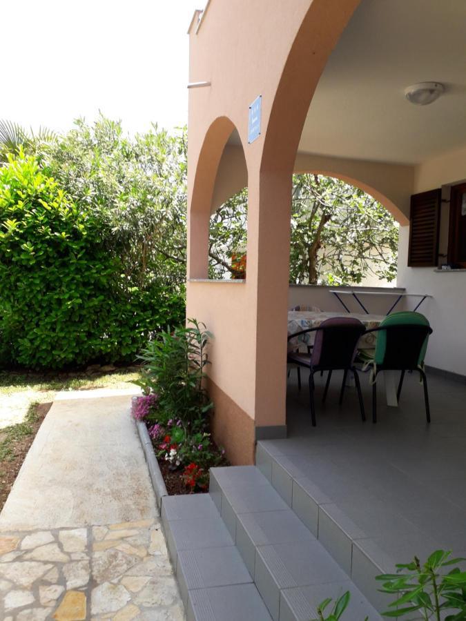 Apartmani Mia Liznjan Exterior photo
